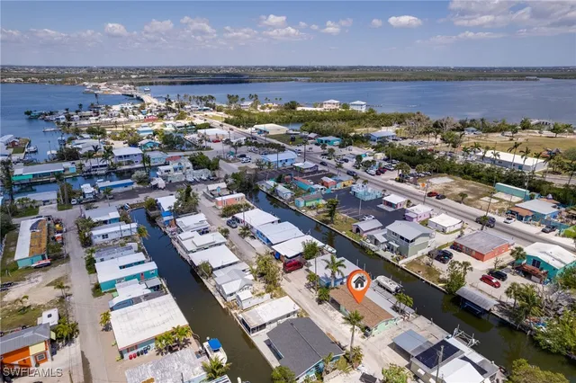 $314,999 | 2647 Pine Street, Matlacha, FL 33993