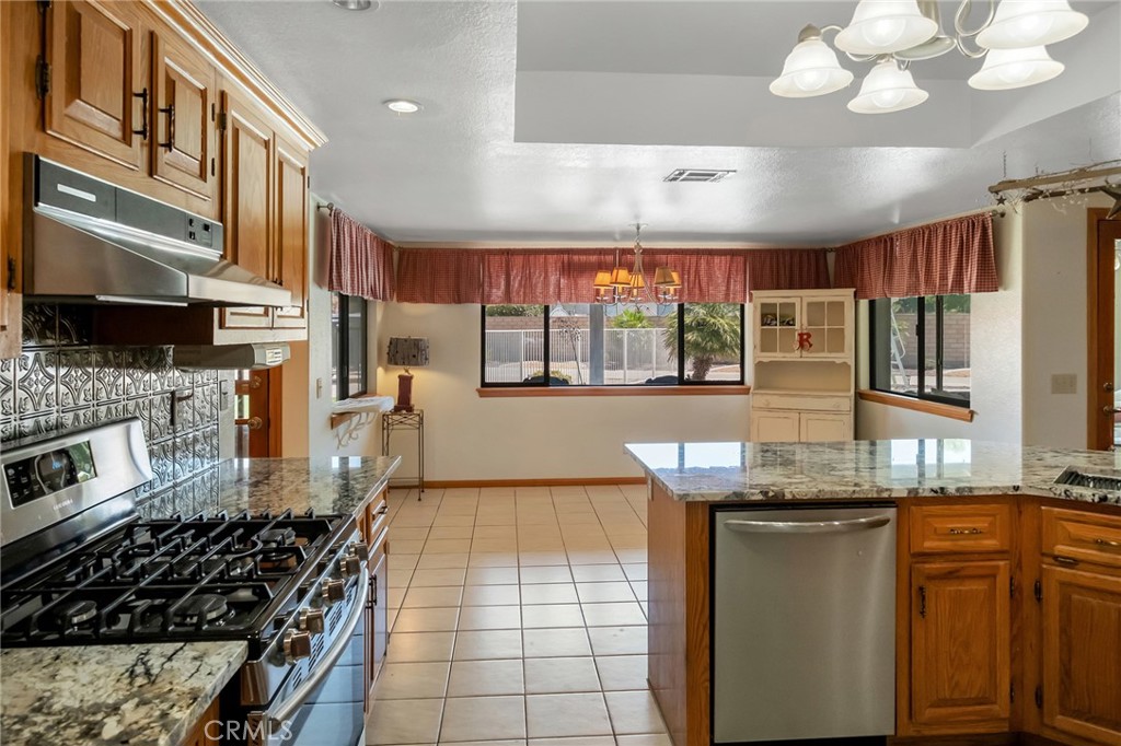 20277 Waco Road Apple Valley, CA 92308 - Photo 17 of 43