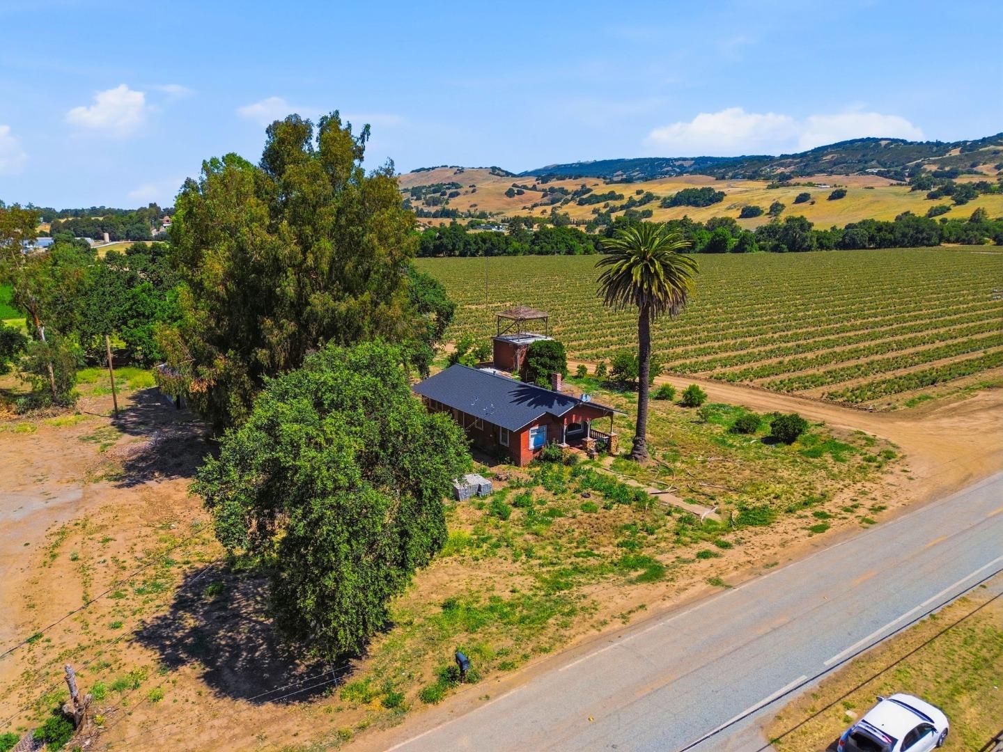 3115 Leavesley Road Gilroy, CA 95020 - Photo 5 of 31