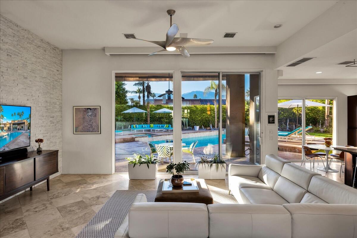 2 Silver Circle Rancho Mirage, CA 92270 - Photo 13 of 52 009-09