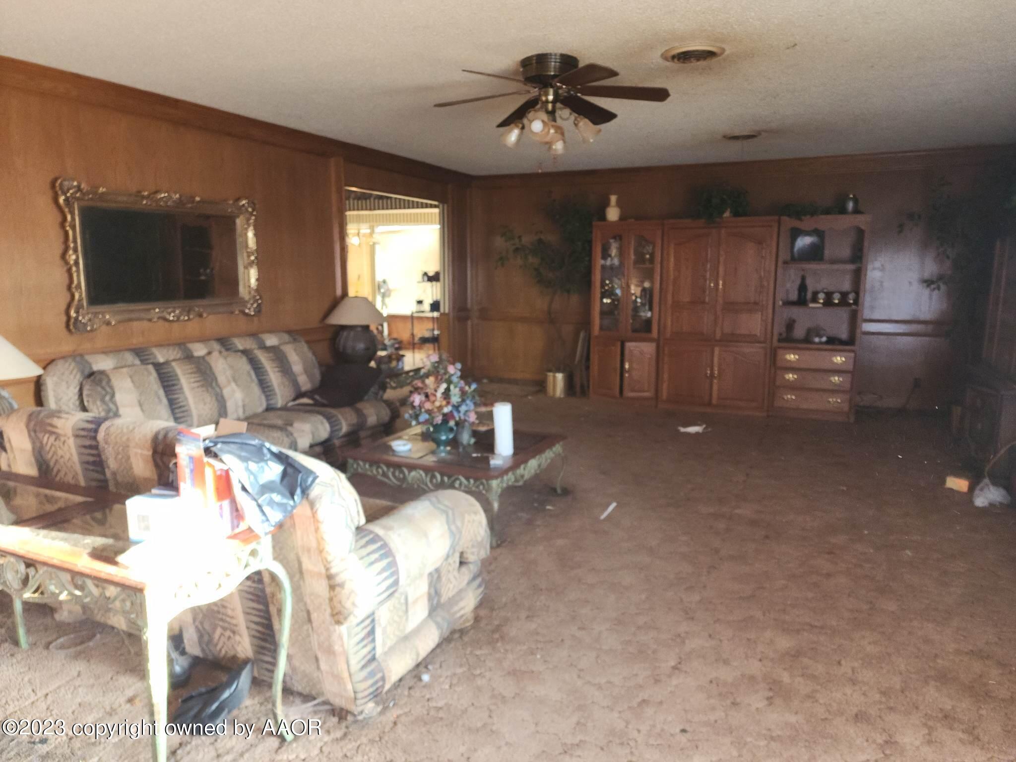 200 Sanford Yake Road Fritch, TX 79036 - Photo 6 of 22 Living Area