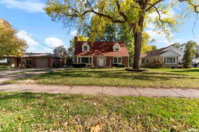 $144,900 | 1115 North 4th Street, Clinton, IA 52732