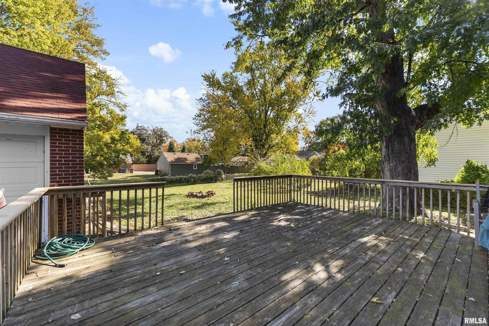 1115 North 4th Street Clinton, IA 52732 - Photo 6 of 31