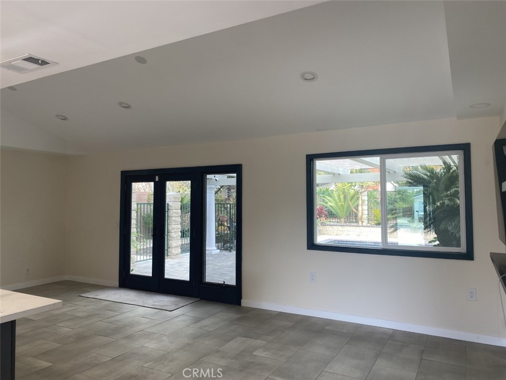 5591 Vallecito Avenue Westminster, CA 92683 - Photo 14 of 37 an empty room with windows