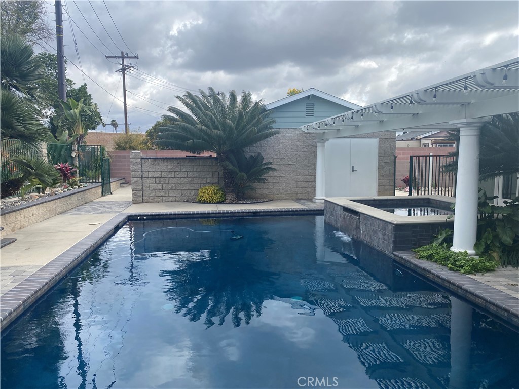 5591 Vallecito Avenue Westminster, CA 92683 - Photo 37 of 37 a view of a living room and kitchen