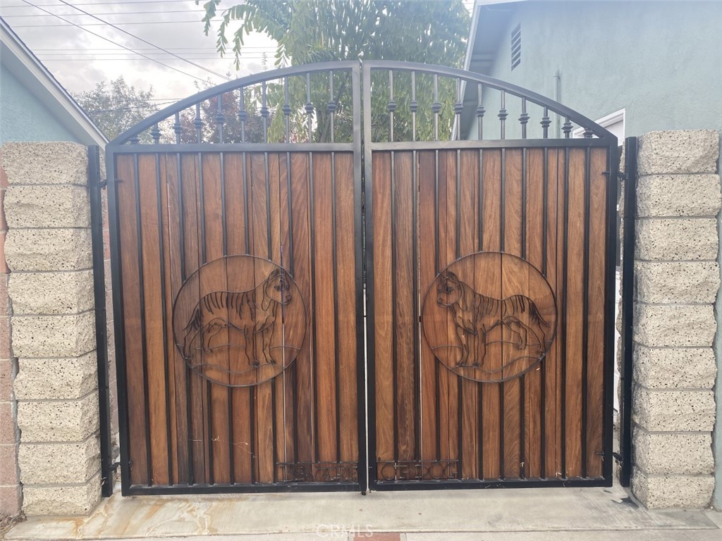 5591 Vallecito Avenue Westminster, CA 92683 - Photo 4 of 37 a front view of a house