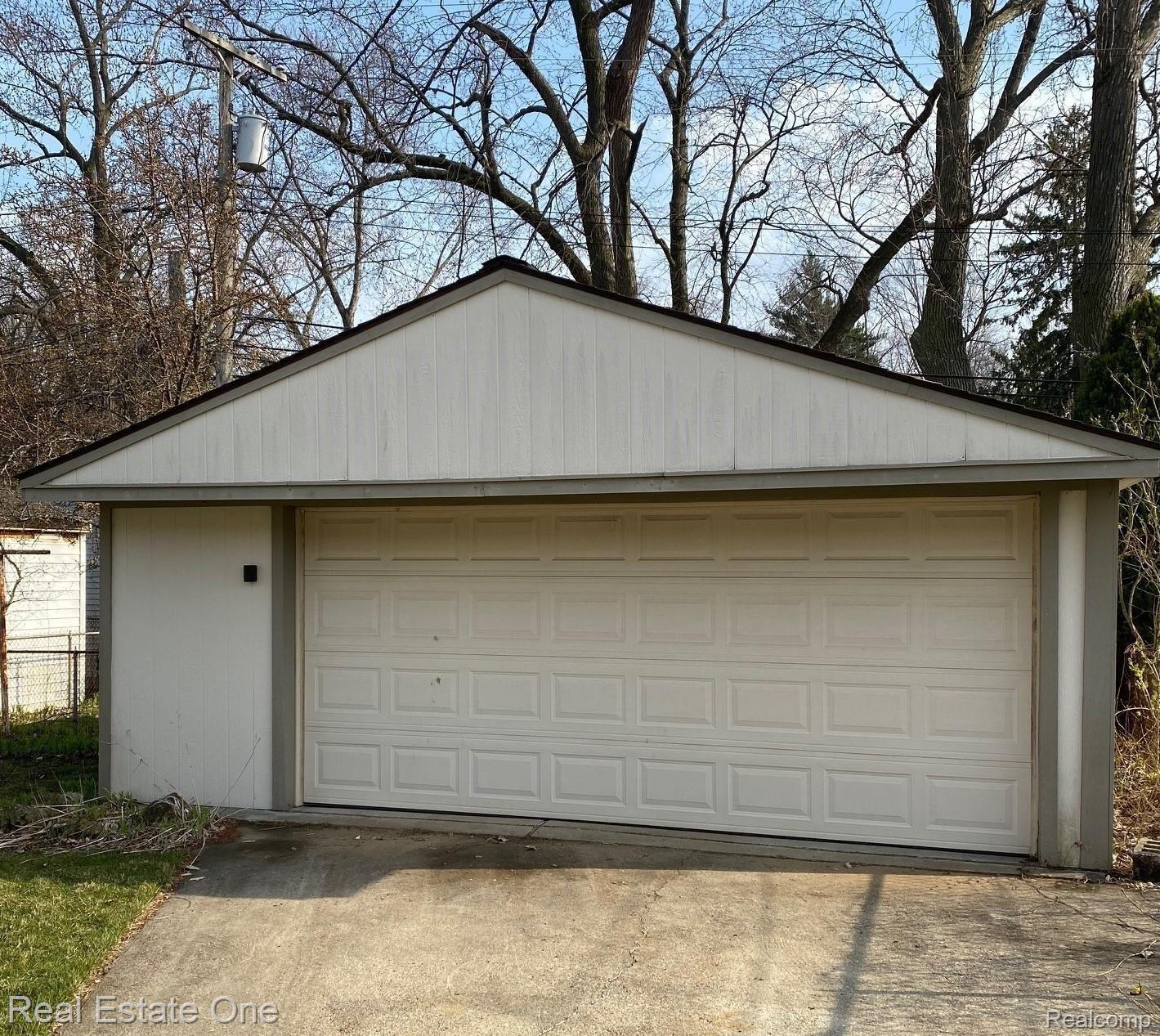 garage.jpg