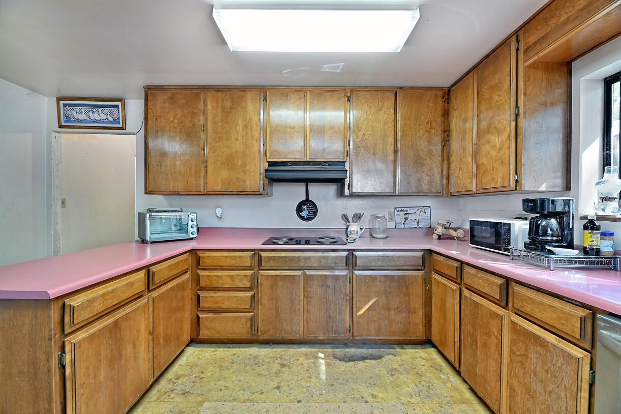1649 Netherlands Road Trail, OR 97541 - Photo 10 of 28 10