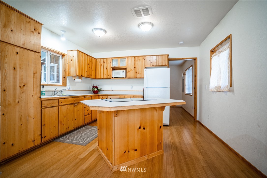 11411 Littlerock Road Southwest Olympia, WA 98512 - Photo 11 of 20 Gallery Image 11