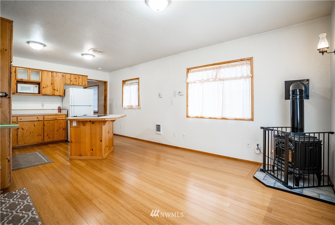 11411 Littlerock Road Southwest Olympia, WA 98512 - Photo 9 of 20 Gallery Image 9