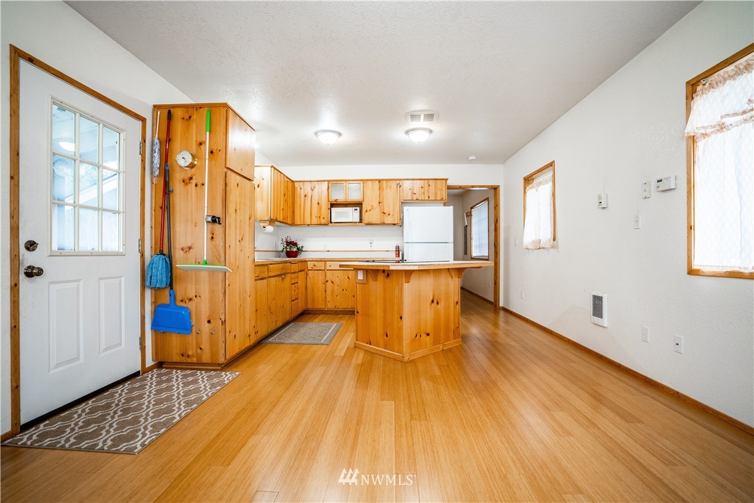 11411 Littlerock Road Southwest Olympia, WA 98512 - Photo 10 of 20 Gallery Image 10