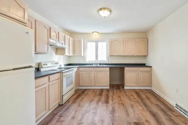 $324,500 | 24 Sunflower Lane, Unit B, Westfield, MA 01085