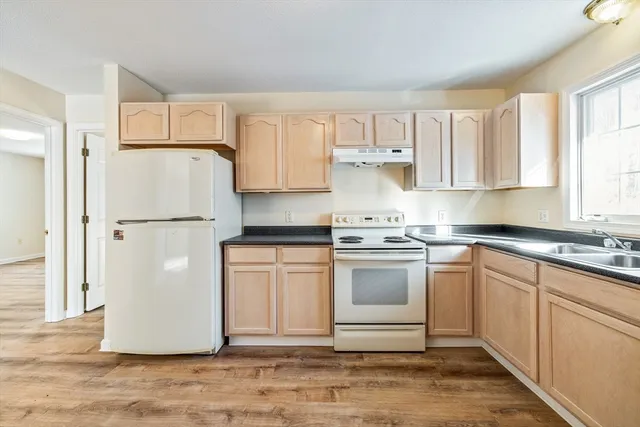 $324,500 | 24 Sunflower Lane, Unit B, Westfield, MA 01085