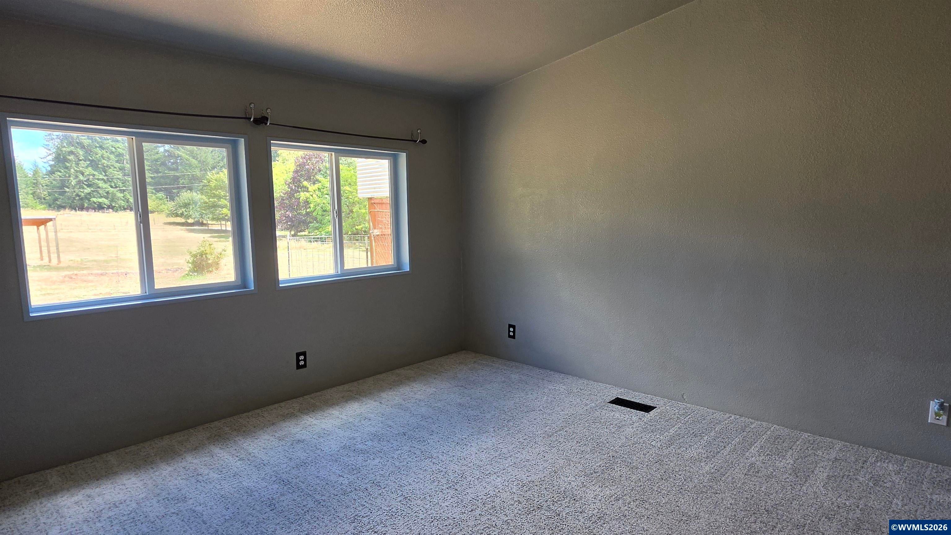 34125 East Lacomb Road Lebanon, OR 97355 - Photo 9 of 31 Gallery Image 9