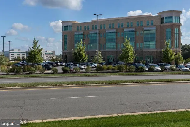 $2,950 | 24693 Kings Canyon Square, Aldie, VA 20105