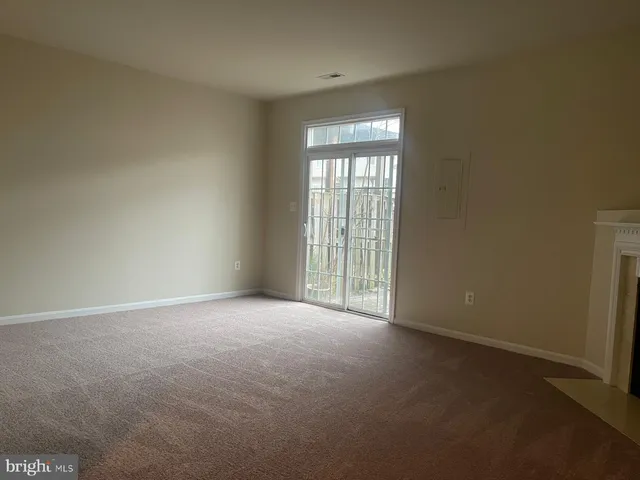 $2,950 | 24693 Kings Canyon Square, Aldie, VA 20105