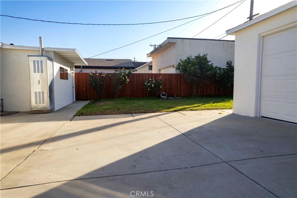 22709 Ravenna Avenue Carson, CA 90745 - Photo 12 of 38