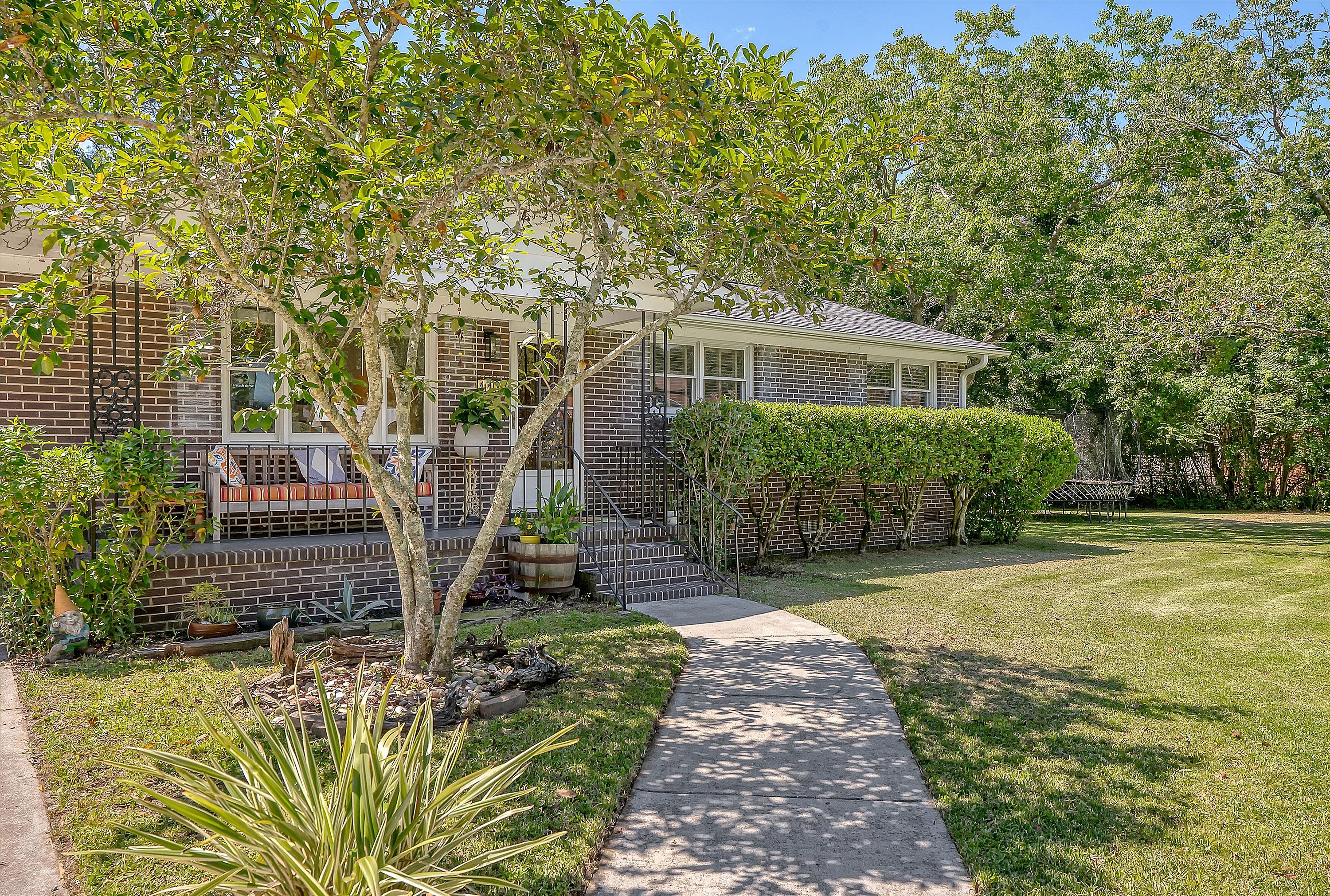 1137 Ocean View Road Charleston, SC 29412 - Photo 20 of 22 Mature Landscaping