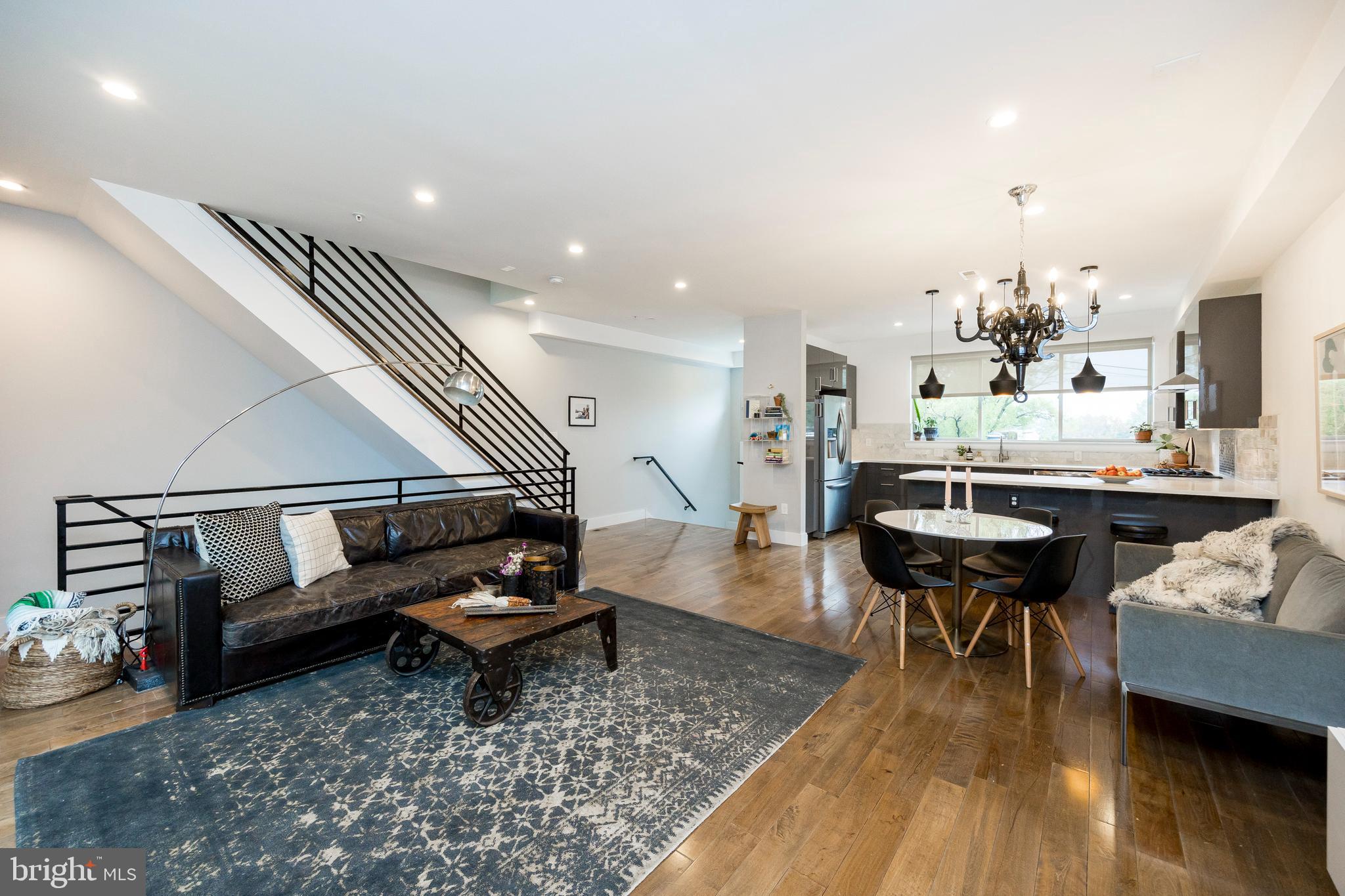 4745 Sheldon Street Philadelphia, PA 19127 - Photo 11 of 43 Living Room