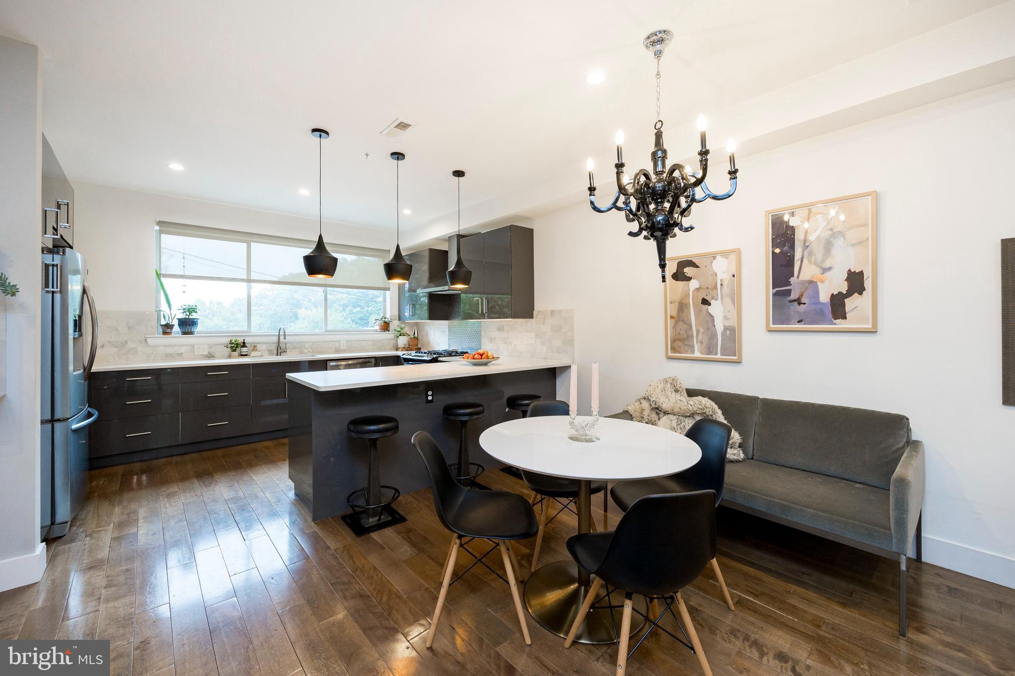 4745 Sheldon Street Philadelphia, PA 19127 - Photo 12 of 43 Living Room