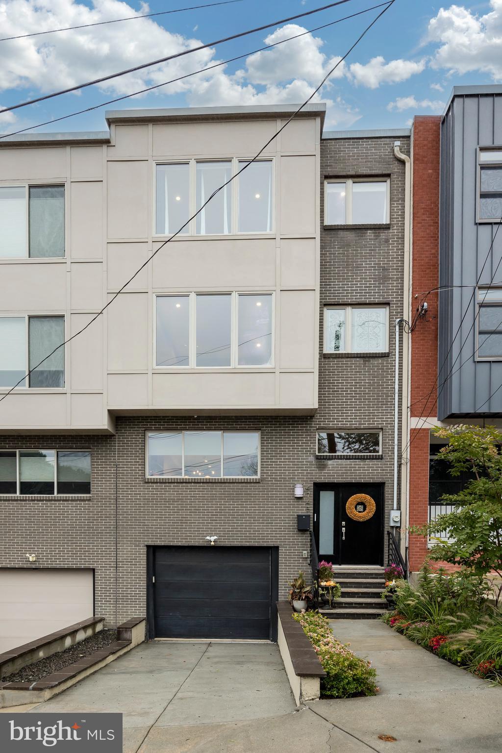 4745 Sheldon Street Philadelphia, PA 19127 - Photo 3 of 43