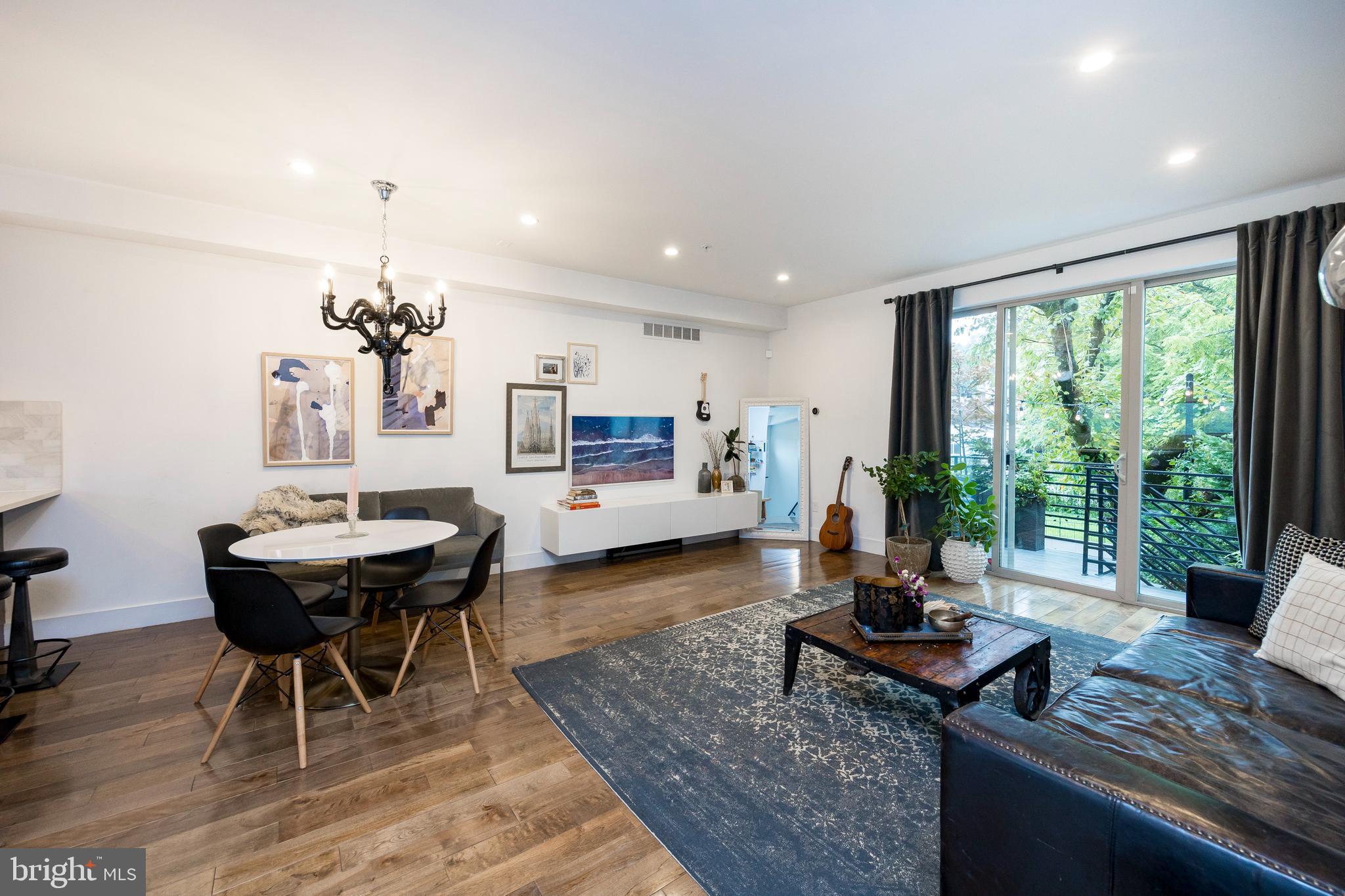 4745 Sheldon Street Philadelphia, PA 19127 - Photo 8 of 43 Living Room