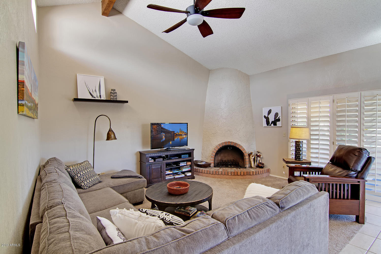 26441 North Arroyo Way Rio Verde, AZ 85263 - Photo 2 of 40 Great rm w/ fireplace