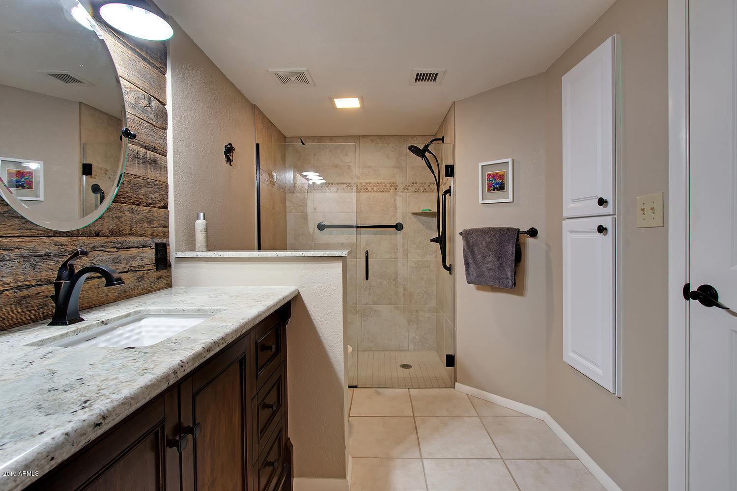 26441 North Arroyo Way Rio Verde, AZ 85263 - Photo 26 of 40 Convenient roll -in shower