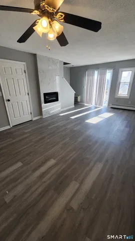 $2,075 | 173 Russo Avenue, Unit 609, East Haven, CT 06513