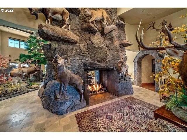 $15,000,000 | 8055 Southwest Powell Butte Highway, Powell Butte, OR 97753