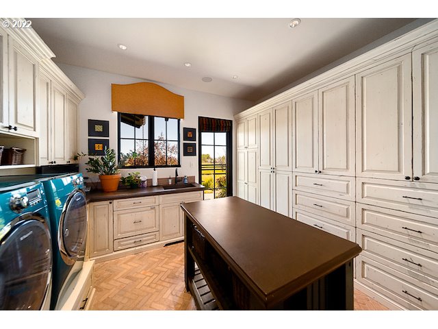 8055 Southwest Powell Butte Highway Powell Butte, OR 97753 - Photo 18 of 32