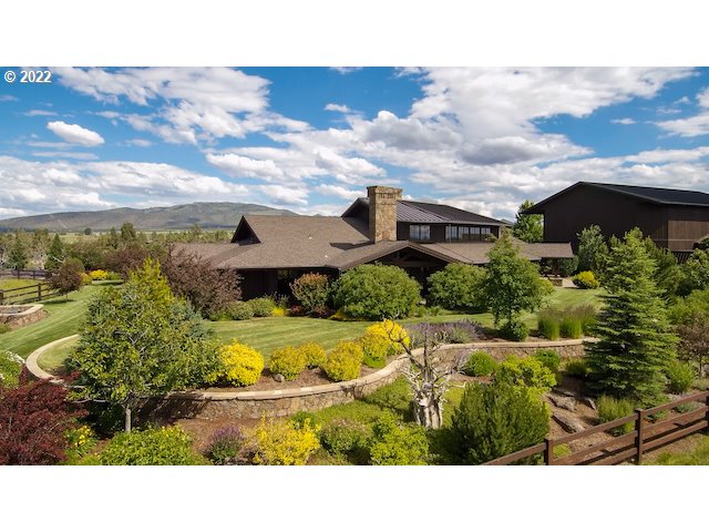 8055 Southwest Powell Butte Highway Powell Butte, OR 97753 - Photo 20 of 32