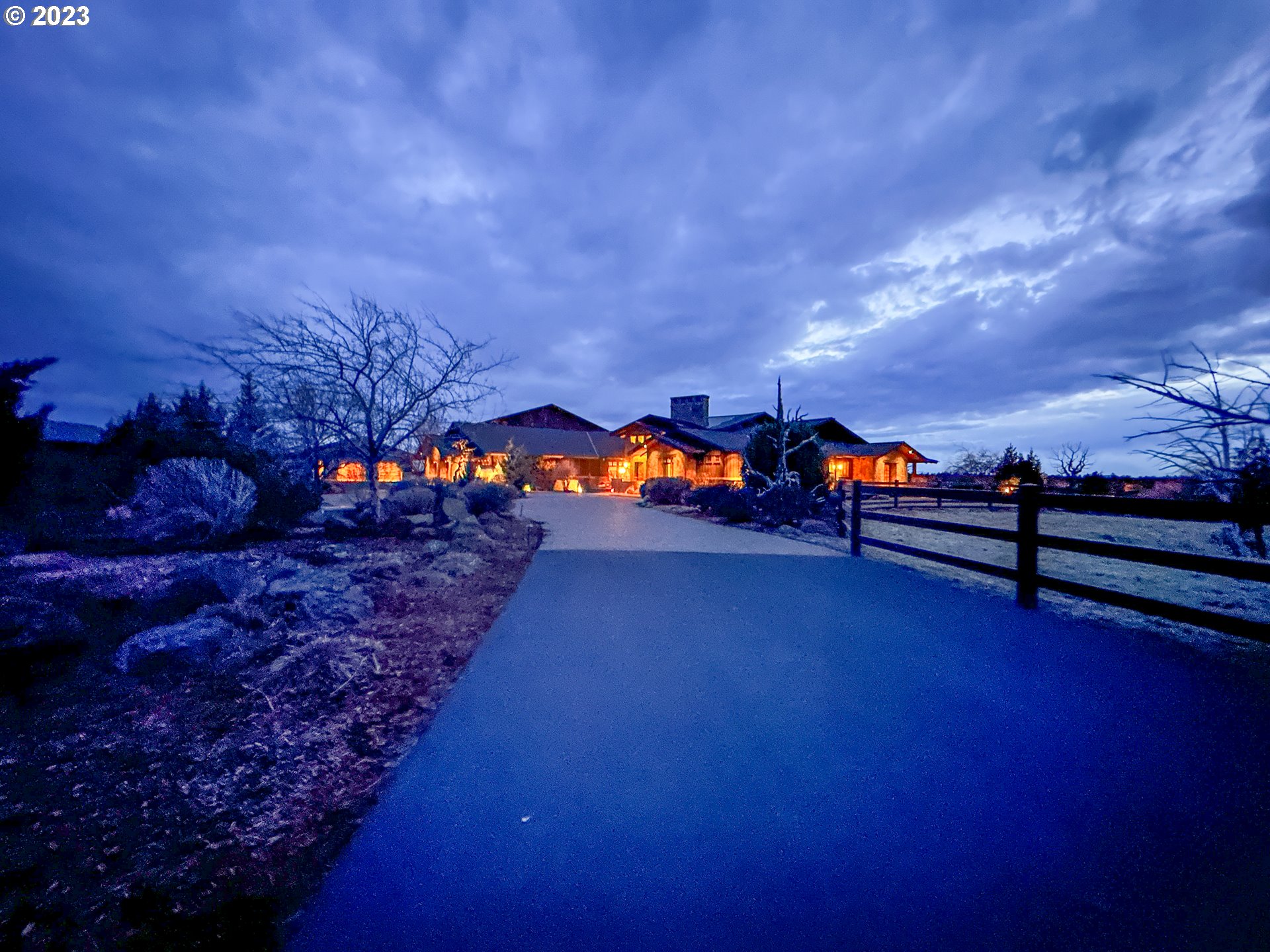 8055 Southwest Powell Butte Highway Powell Butte, OR 97753 - Photo 2 of 32