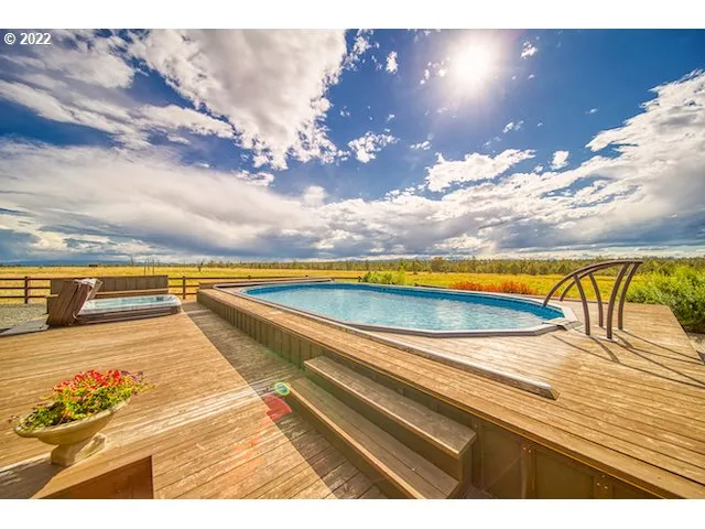 $15,000,000 | 8055 Southwest Powell Butte Highway, Powell Butte, OR 97753