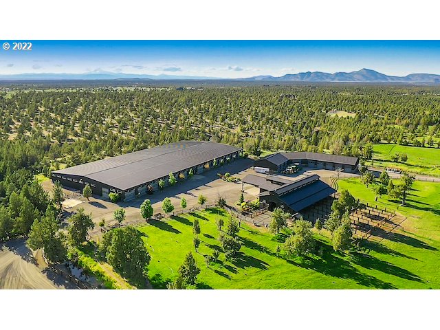 8055 Southwest Powell Butte Highway Powell Butte, OR 97753 - Photo 22 of 32