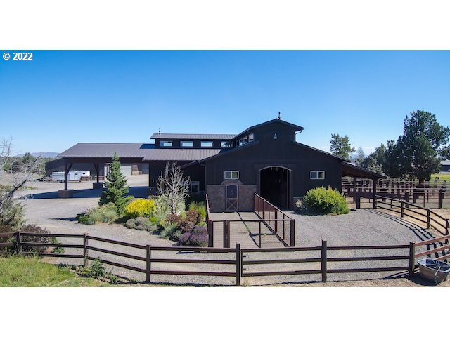 8055 Southwest Powell Butte Highway Powell Butte, OR 97753 - Photo 23 of 32