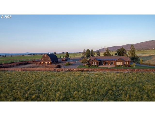 8055 Southwest Powell Butte Highway Powell Butte, OR 97753 - Photo 31 of 32