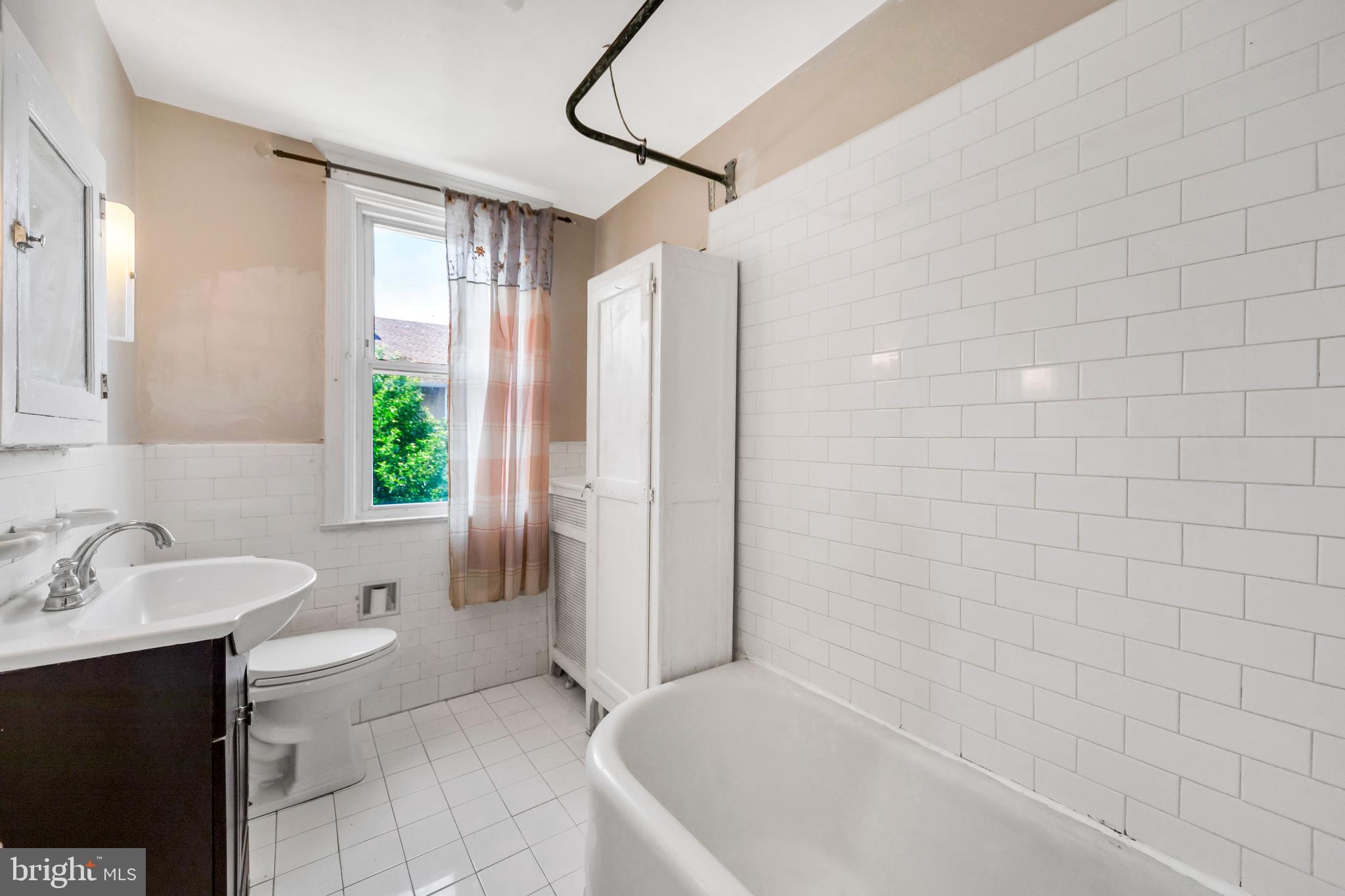 114 Kent Road Upper Darby, PA 19082 - Photo 21 of 34