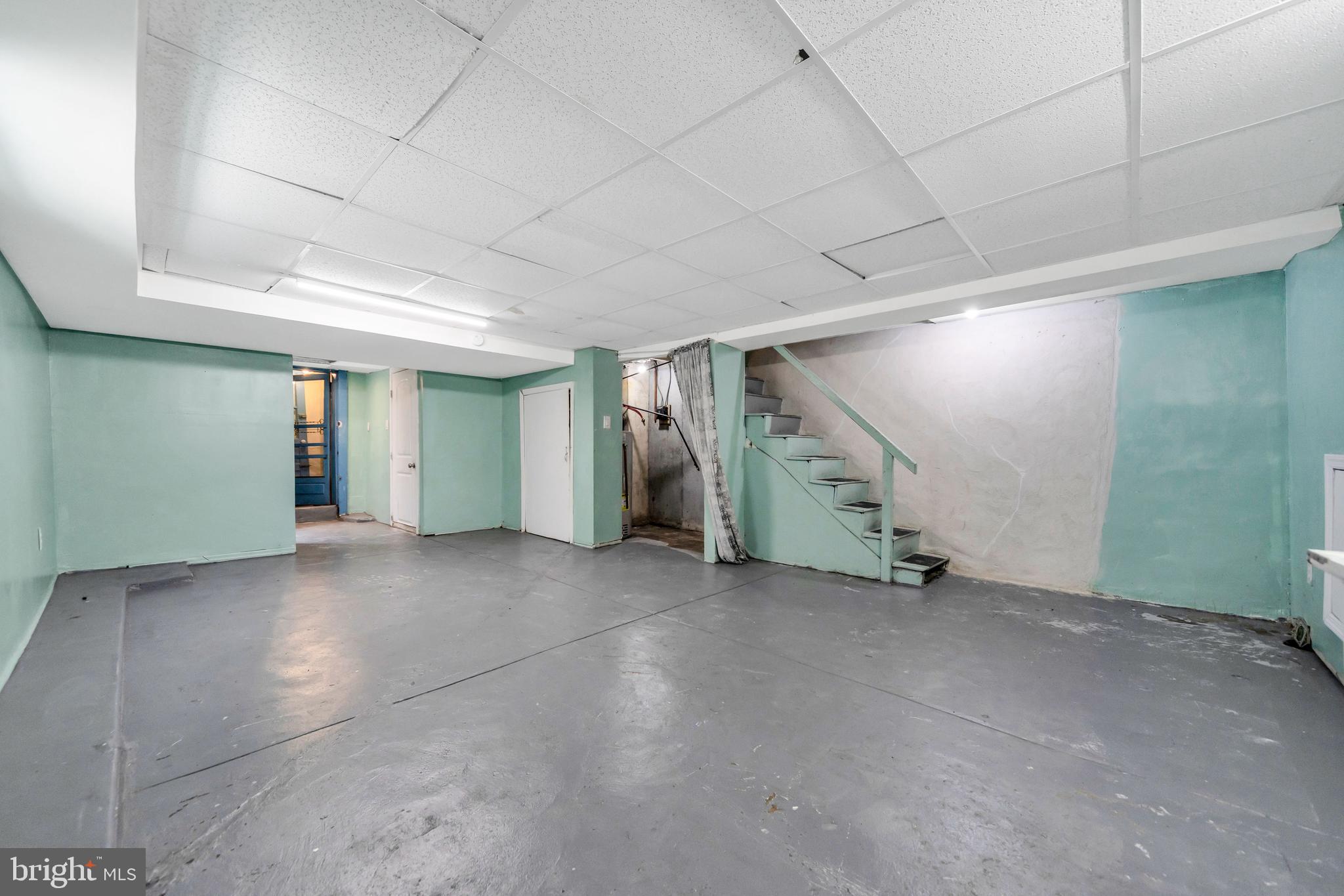 114 Kent Road Upper Darby, PA 19082 - Photo 27 of 34