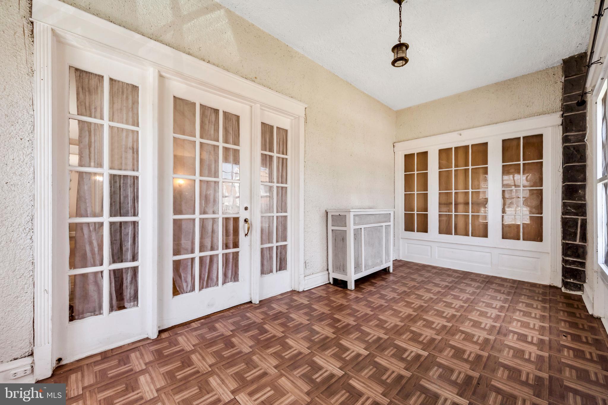 114 Kent Road Upper Darby, PA 19082 - Photo 4 of 34