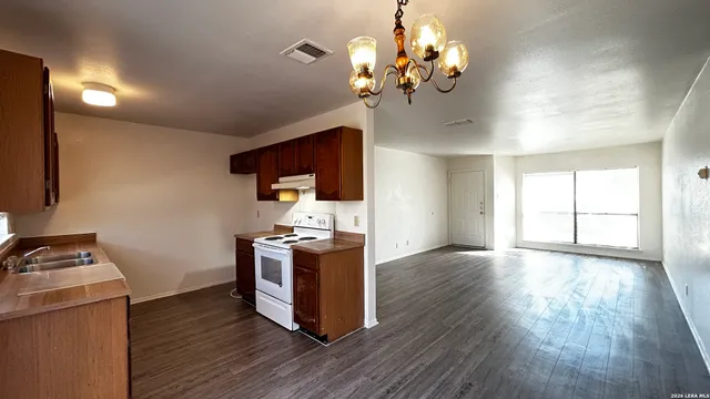 $1,395 | 939 Hayloft Lane, San Antonio, TX 78245