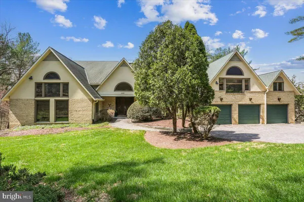$2,150,000 | 11112 Tara Road, Potomac, MD 20854