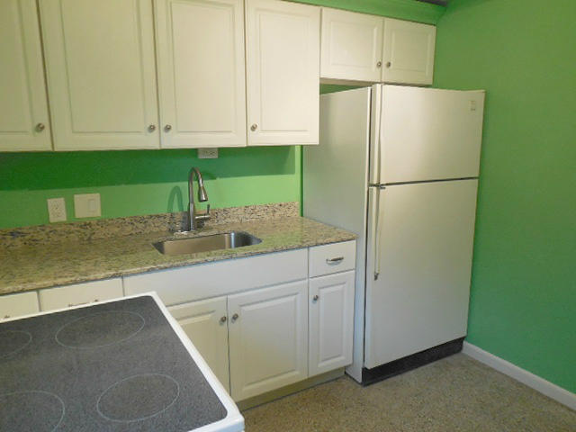 475 Enfield Street Boca Raton, FL 33487 - Photo 10 of 35 KITCHEN1