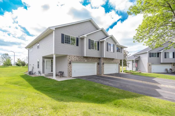 $339,900 | 2395 Alysheba Court, Shakopee, MN 55379