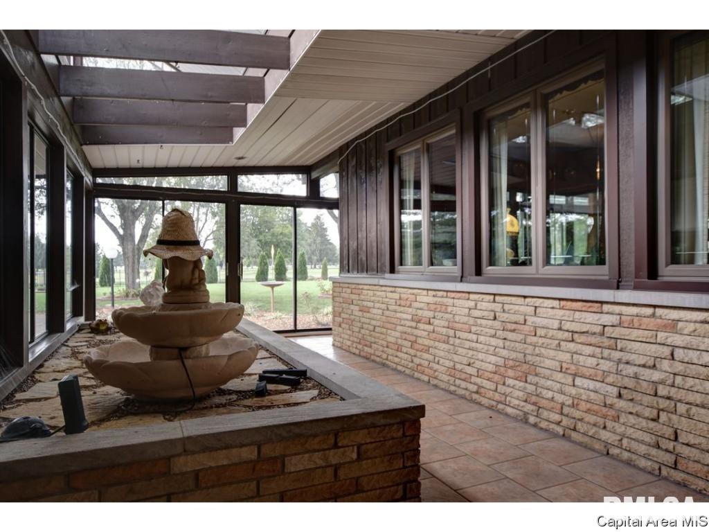 1652 South Camp Butler Road Springfield, IL 62707 - Photo 4 of 16