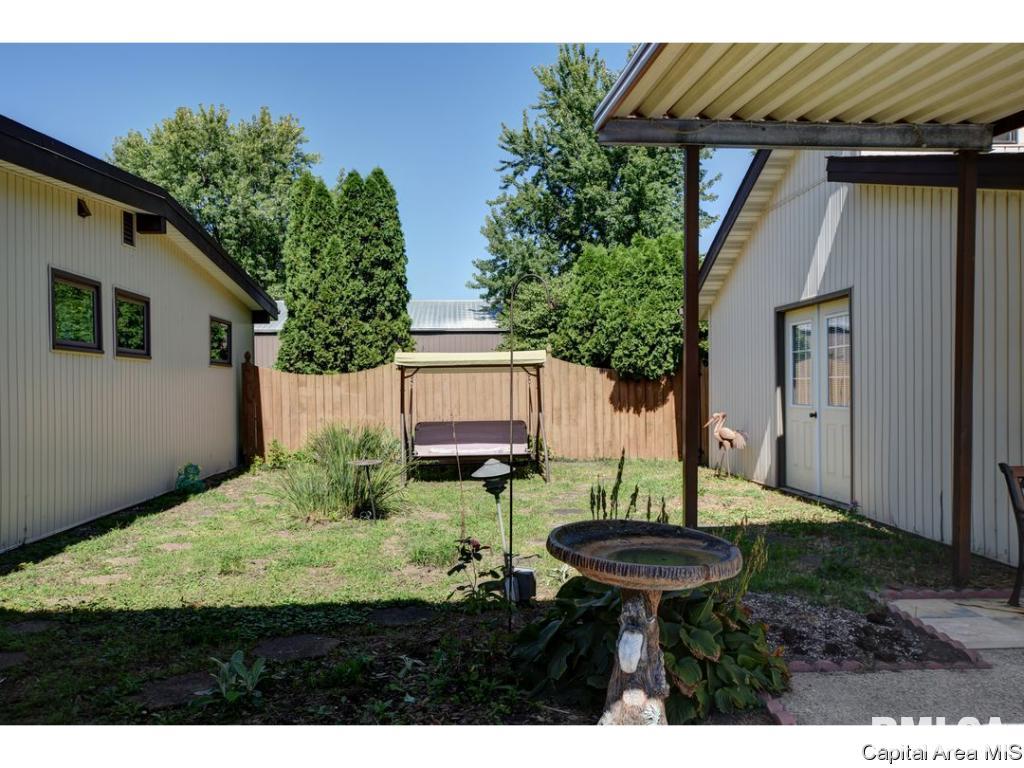 1652 South Camp Butler Road Springfield, IL 62707 - Photo 5 of 16