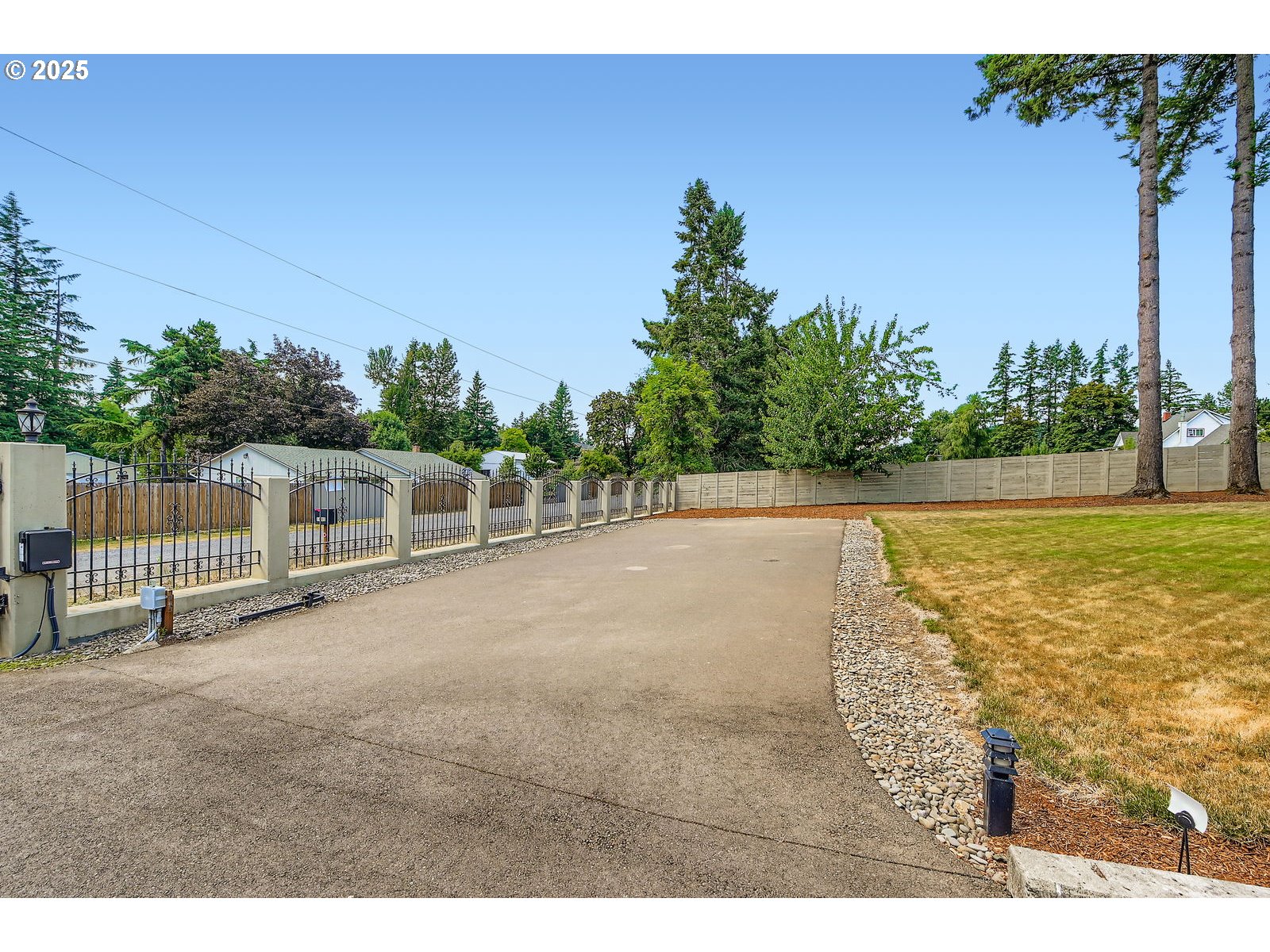 14880 Southeast Anderson Road Damascus, OR 97089 - Photo 43 of 45 a view of a outdoor space