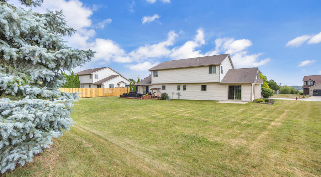 4620 Fox Grove Road Sheboygan, WI 53081 - Photo 7 of 30 Backyard