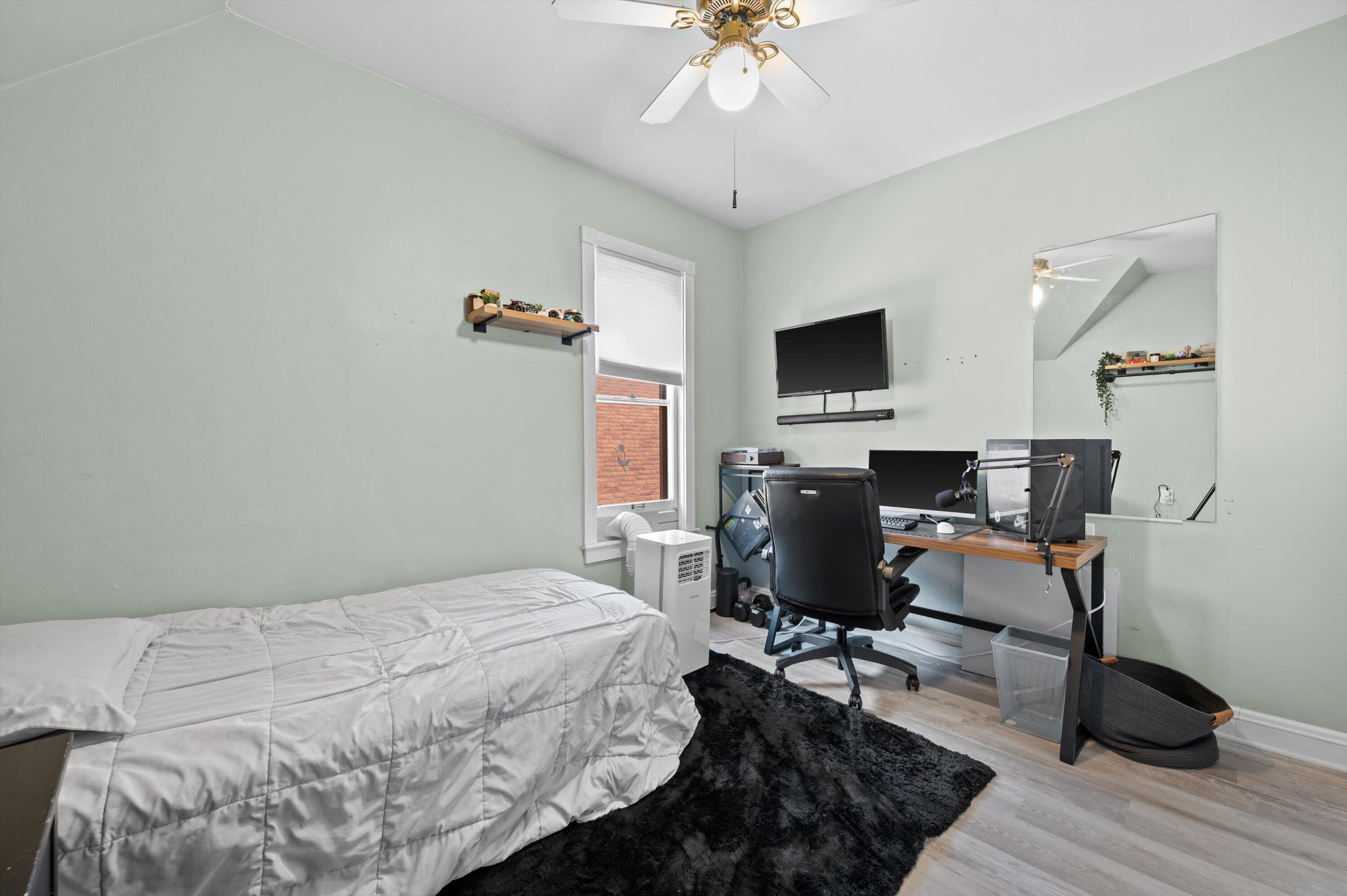3174 South Herman Street Milwaukee, WI 53207 - Photo 23 of 25 4th bedroom upper level