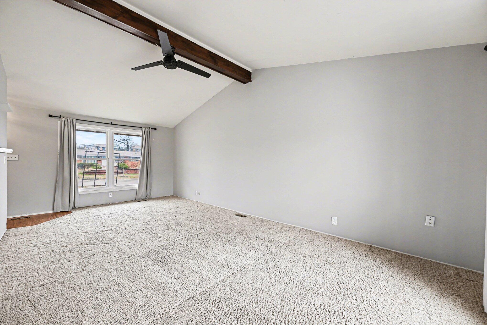 2840 Canterbury Road Ann Arbor, MI 48104 - Photo 4 of 28 005_file_2640